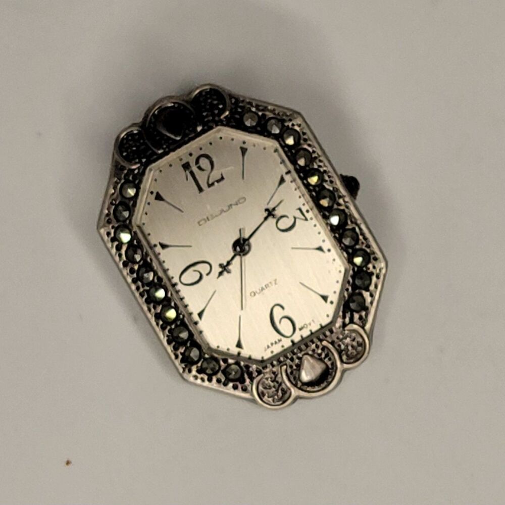 ▪︎Dejuno Watch Pin